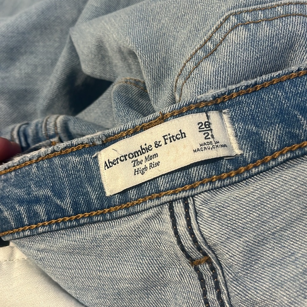 Abercrombie mom high rise jeans - Picture 4 of 6